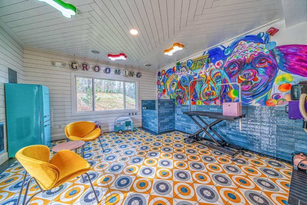 The Royal Escape - Featured On Is Blind S6 Holiday home